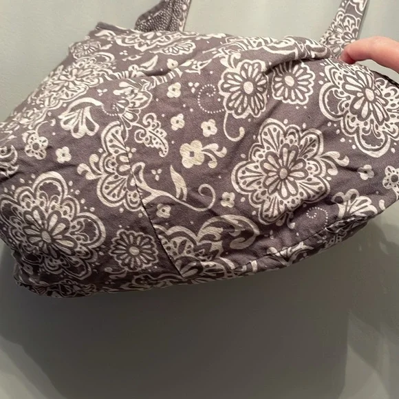 THIRTY-ONE SACK PURSE GRAY AND WHITE FLORAL - Picture 5 of 7